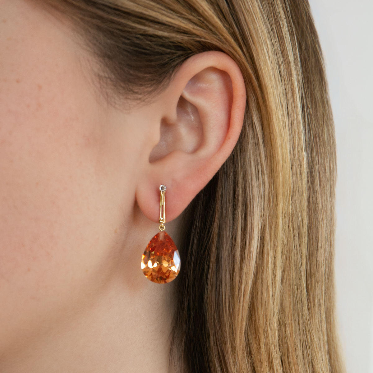 Georgie V with Mandarin Zircon