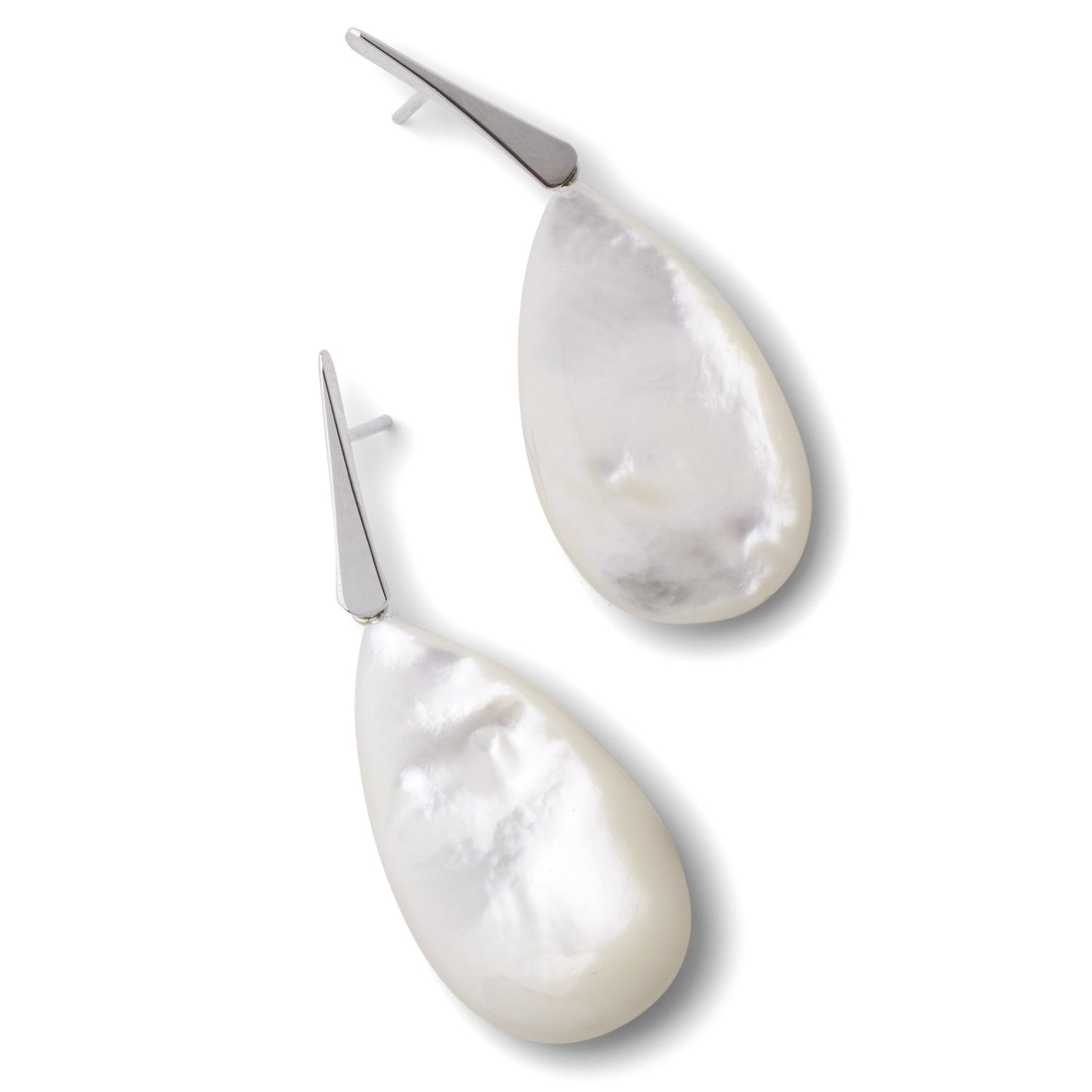 Load image into Gallery viewer, Knotting Way Earrings with Mother of Pearl Drops
