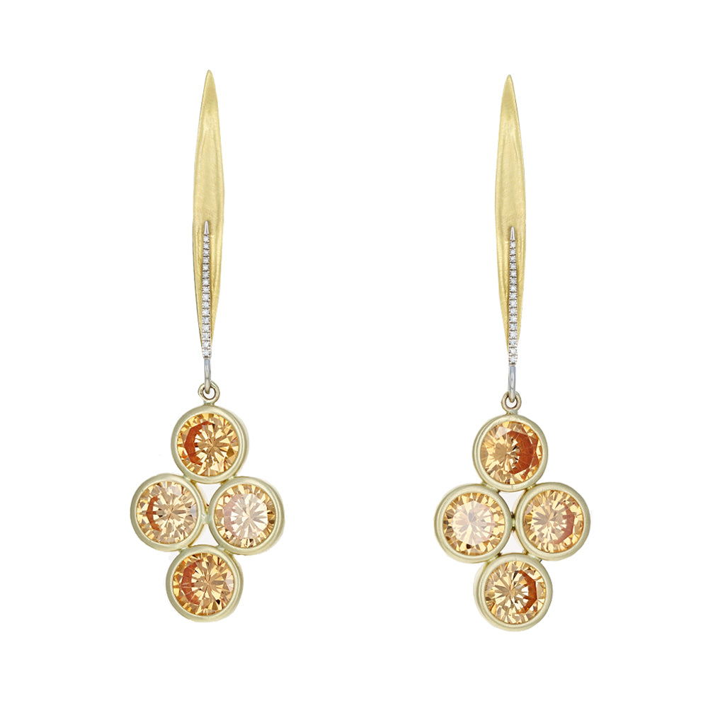 Load image into Gallery viewer, Champagne Sweet Pea Earrings
