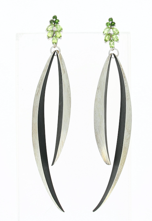 Load image into Gallery viewer, Leafy Green Earrings
