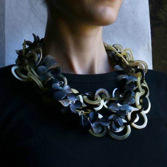 Load image into Gallery viewer, Horn Petal Necklace
